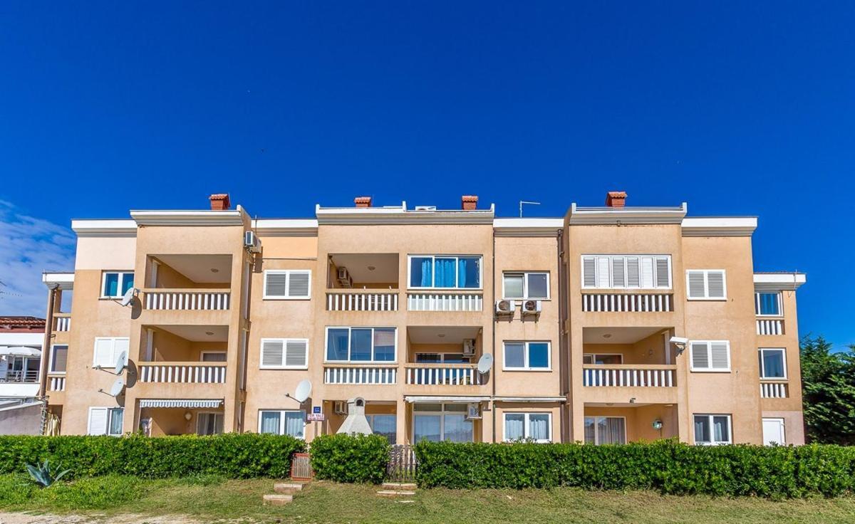 Apartment Katerina Medulin Exterior photo